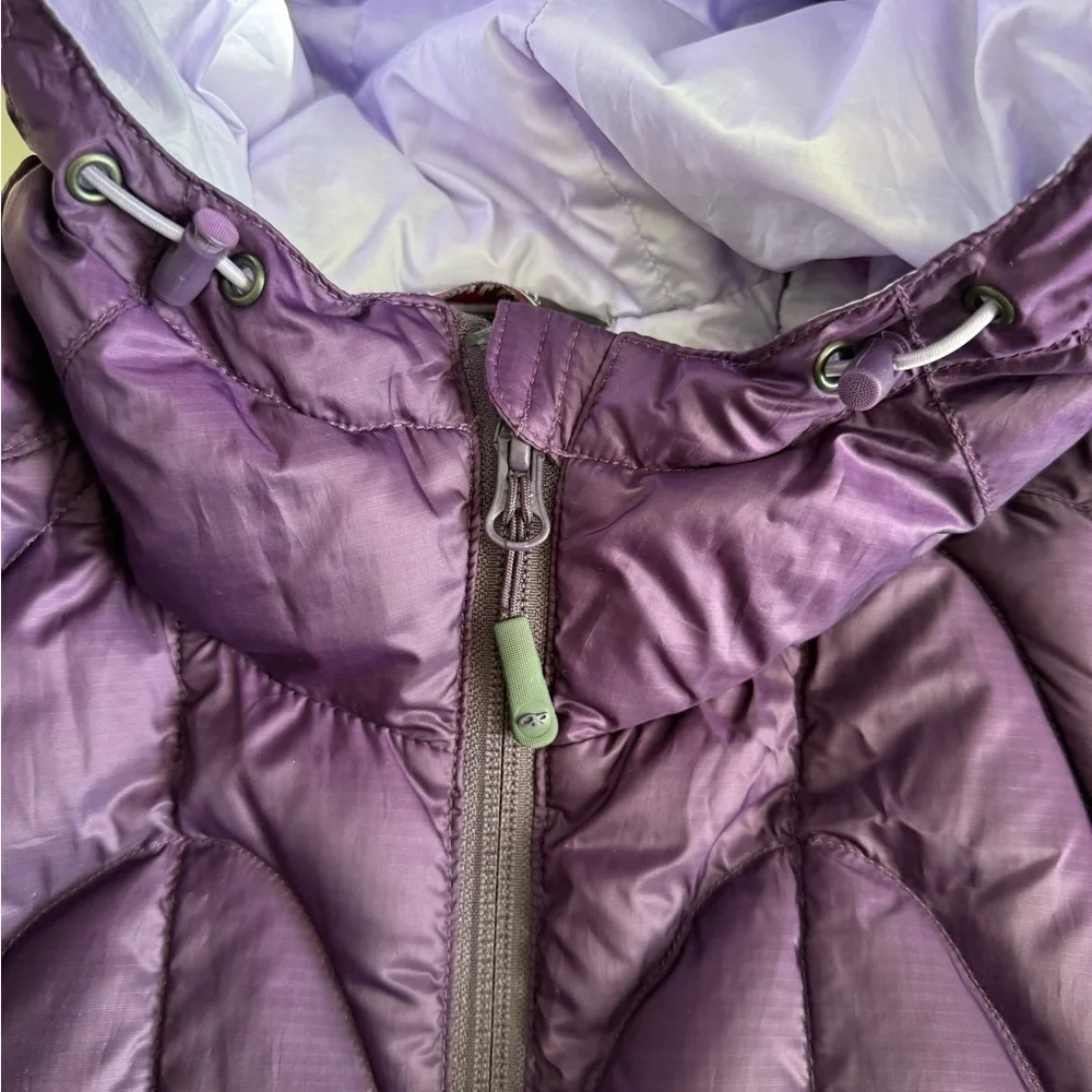 Outdoor Research Purple Hooded Puffer Jacket Lightweight XS excellent condition - Picture 9 of 11